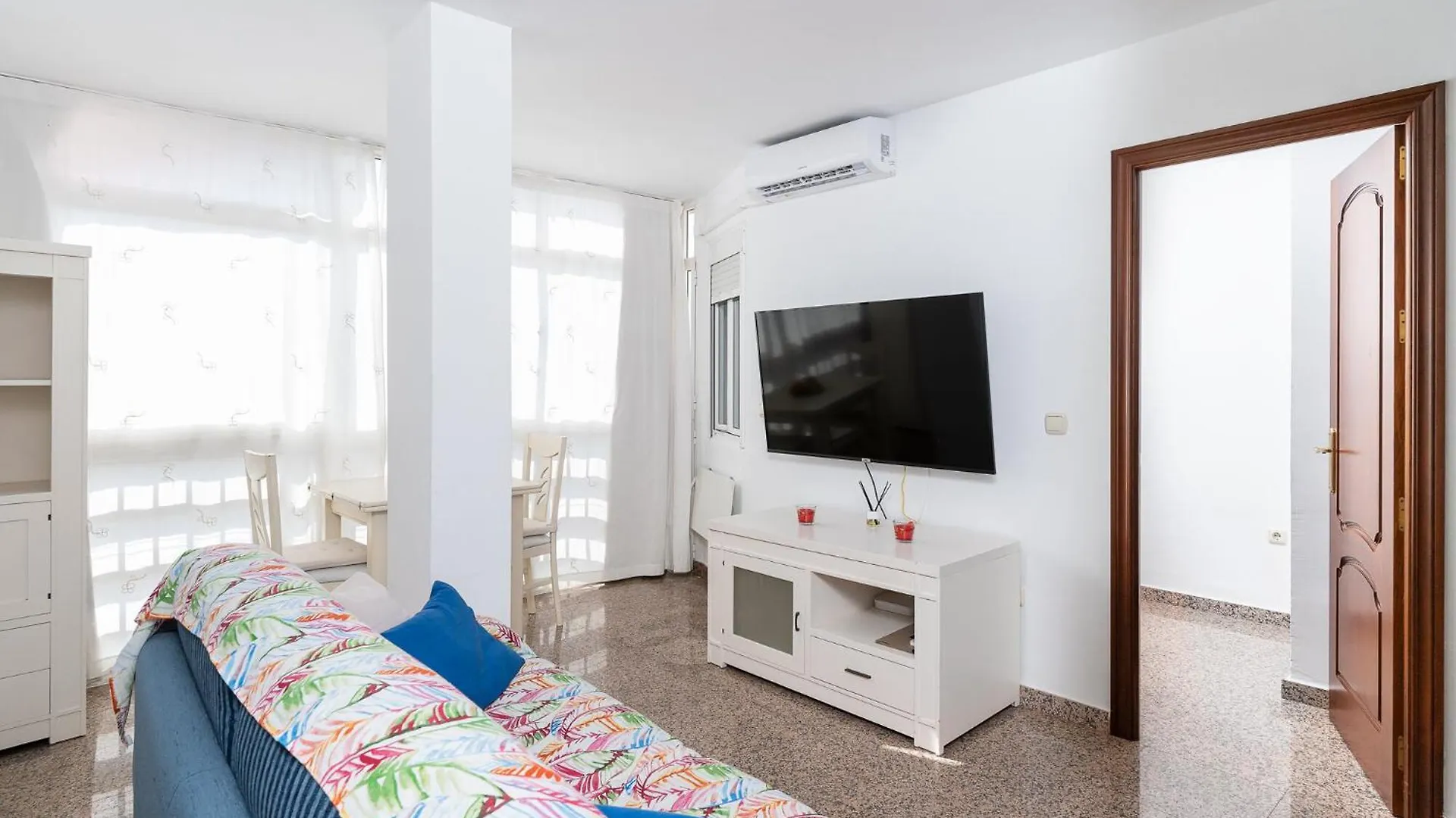 Nac8 - Bonito Apartamento Con Vistas Al Mar 2 Dormitorios, Wifi, 3 Piscinas, Playa A 250 Metros Benalmádena