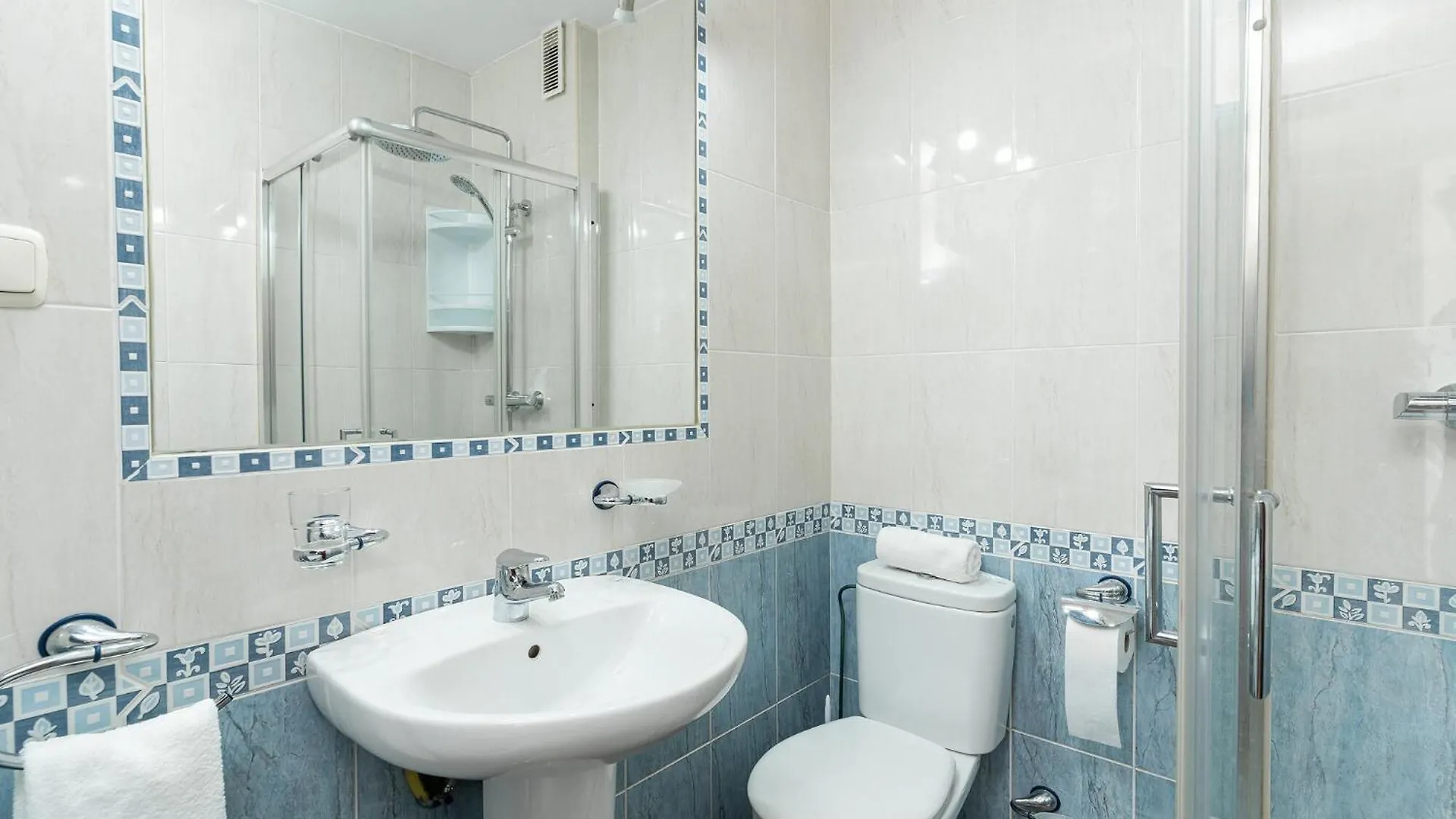 Nac8 - Bonito Apartamento Con Vistas Al Mar 2 Dormitorios, Wifi, 3 Piscinas, Playa A 250 Metros Benalmádena Διαμέρισμα