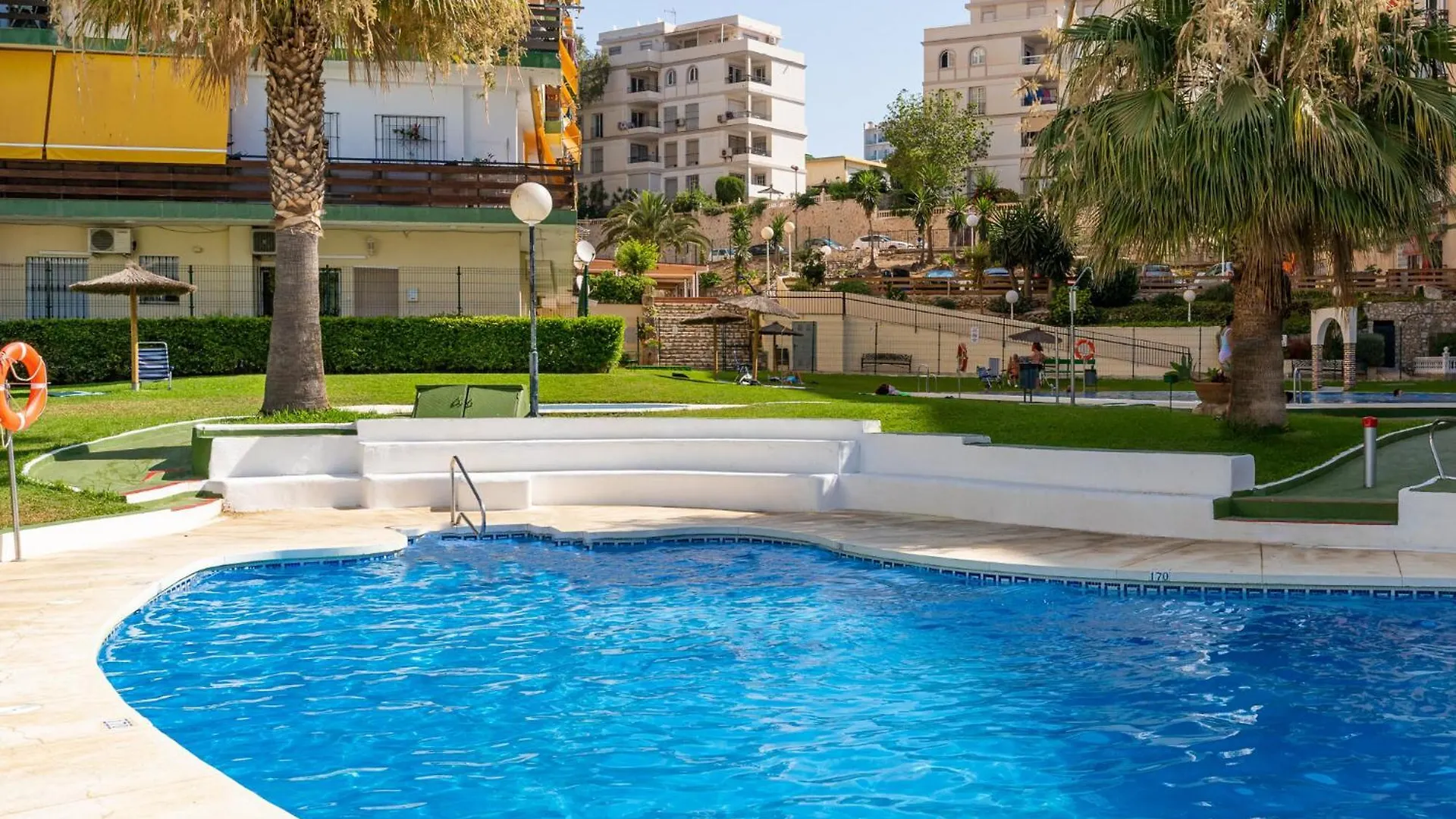 Nac8 - Bonito Apartamento Con Vistas Al Mar 2 Dormitorios, Wifi, 3 Piscinas, Playa A 250 Metros Benalmadena